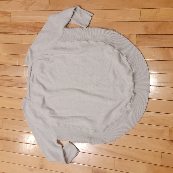 2 Express Dolman Circle Hem Sweater - Picture 6 of 9